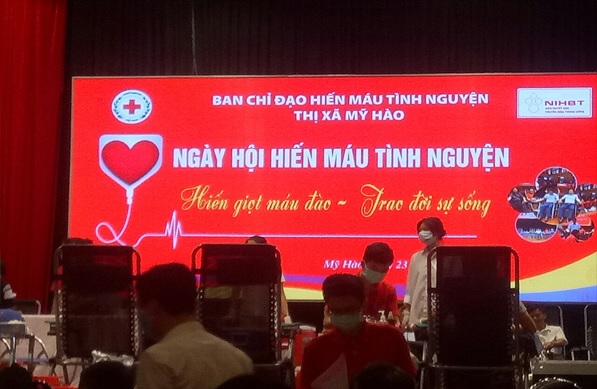 Cán bộ, công chức Viện kiểm sát nhân dân thị xã Mỹ Hào  Tích cực tham gia hiến máu tình nguyện