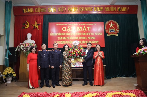 Công đoàn Viện KSND tỉnh Hưng Yên: Gặp mặt kỷ niệm 92 năm Ngày thành lập Hội Liên hiệp Phụ nữ Việt Nam, 12 năm ngày phụ nữ Việt Nam.
