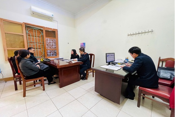 Viện kiểm sát nhân dân khu vực 5 - Hưng Yên luôn đổi mới công tác tuyên truyền, phổ biến, giáo dục pháp luật bằng nhiều hình thức phong phú, hiệu quả.