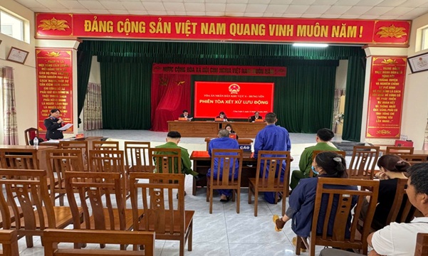 VIỆN KSND khu vực 4, tỉnh Hưng Yên phối hợp với Tòa án xét xử lưu động 2 vụ án 2 bị cáo về tội Tàng trữ trái phép chất ma túy