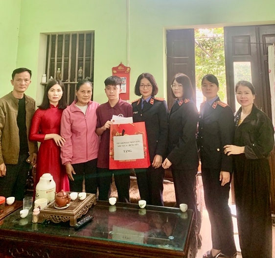 VIỆN KIỂM SÁT NHÂN DÂN KHU VỰC 4 – HƯNG YÊN LAN TỎA NGHĨA TÌNH NHÂN DỊP TẾT ĐẾN, XUÂN VỀ