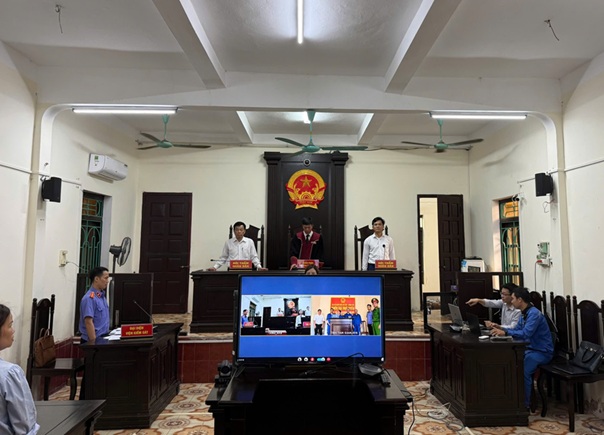 Đẩy mạnh chuyển đổi số: Viện kiểm sát nhân dân khu vực 8 phối hợp với Tòa án nhân dân khu vực 8 - Hưng Yên phối hợp tổ chức thành công 03 phiên tòa xét xử trực tuyến rút kinh nghiệm