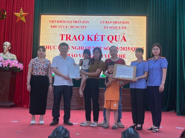 Đưa Nghị quyết 205 của Quốc hội vào cuộc sống  - nhiều giấy khai sinh đã được cấp từ kiến nghị của Viện kiểm sát nhân dân khu vực 8, tỉnh Hưng Yên