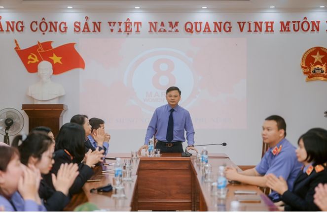 Viện kiểm sát nhân dân Khu vực 6 – Hưng Yên tổ chức gặp mặt kỷ niệm 116 năm ngày Quốc tế phụ nữ 8- 3 cho các chị em cán bộ công chức trong đơn vị