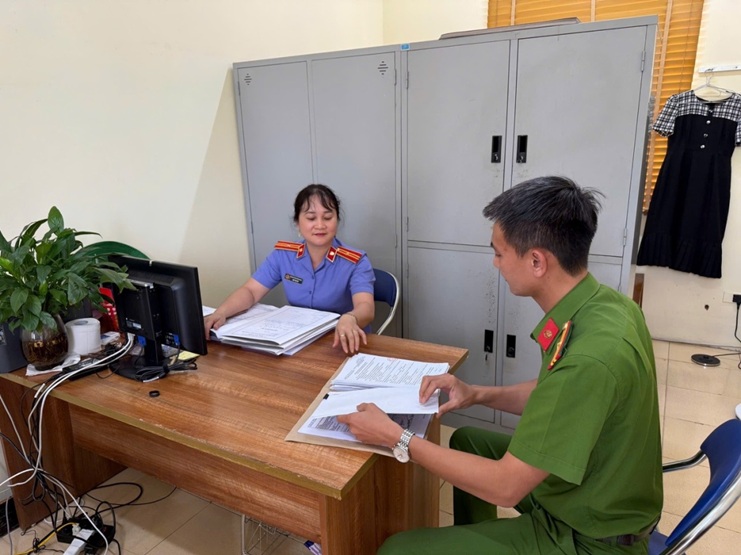 Viện kiểm sát nhân dân Khu vực 4 – Hưng Yên học tập và làm theo tư tưởng, đạo đức phong cách Hồ Chí Minh - nền tảng xây dựng Đảng trong sạch vững mạnh, hướng tới Đại hội Đảng các cấp