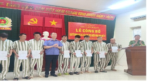 Viện kiểm sát nhân dân tỉnh Hưng Yên tham dự lễ công bố và kiểm sát việc thực hiện Quyết định đặc xá năm 2025 (đợt 2) của Chủ tịch nước  tại Trại tạm giam số 1 và 2 Công an tỉnh Hưng Yên