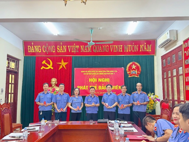 CHI BỘ VIỆN KSND KHU VỰC 3,  TỈNH HƯNG YÊN TỔ CHỨC HỘI NGHỊ PHÁT THẺ ĐẢNG VIÊN 