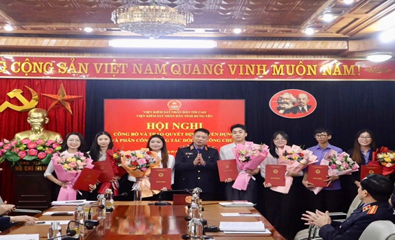 VIỆN KIỂM SÁT TỈNH HƯNG YÊN TỔ CHỨC HỘI NGHỊ CÔNG BỐ VÀ TRAO QUYẾT ĐỊNH TUYỂN DỤNG CÔNG CHỨC NĂM 2025