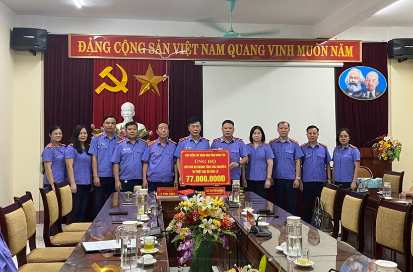 VKSND tỉnh Hưng Yên thăm hỏi, động viên nữ cán bộ, công chức VKSND tỉnh Thái Nguyên sau đợt mưa lũ