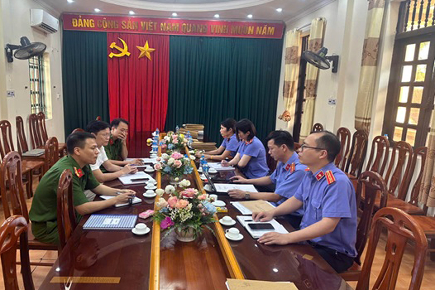 Viện kiểm sát nhân dân Khu vực 1 - Hưng Yên tăng cường công tác kiểm sát thi hành án hình sự tại cộng đồng đối với các UBND xã trên địa bàn.
