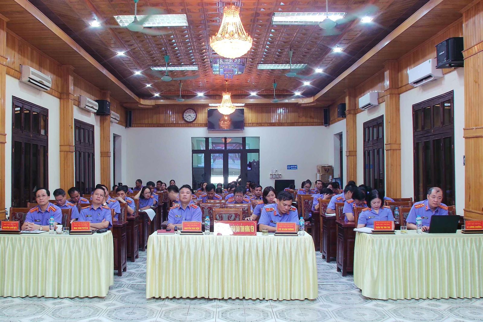 Đảng bộ Viện kiểm sát nhân dân tỉnh Hưng Yên  tích cực tham gia học tập, quán triệt, tuyên truyền, tổ chức thực hiện các chỉ thị, kết luận, quy định của Đảng 