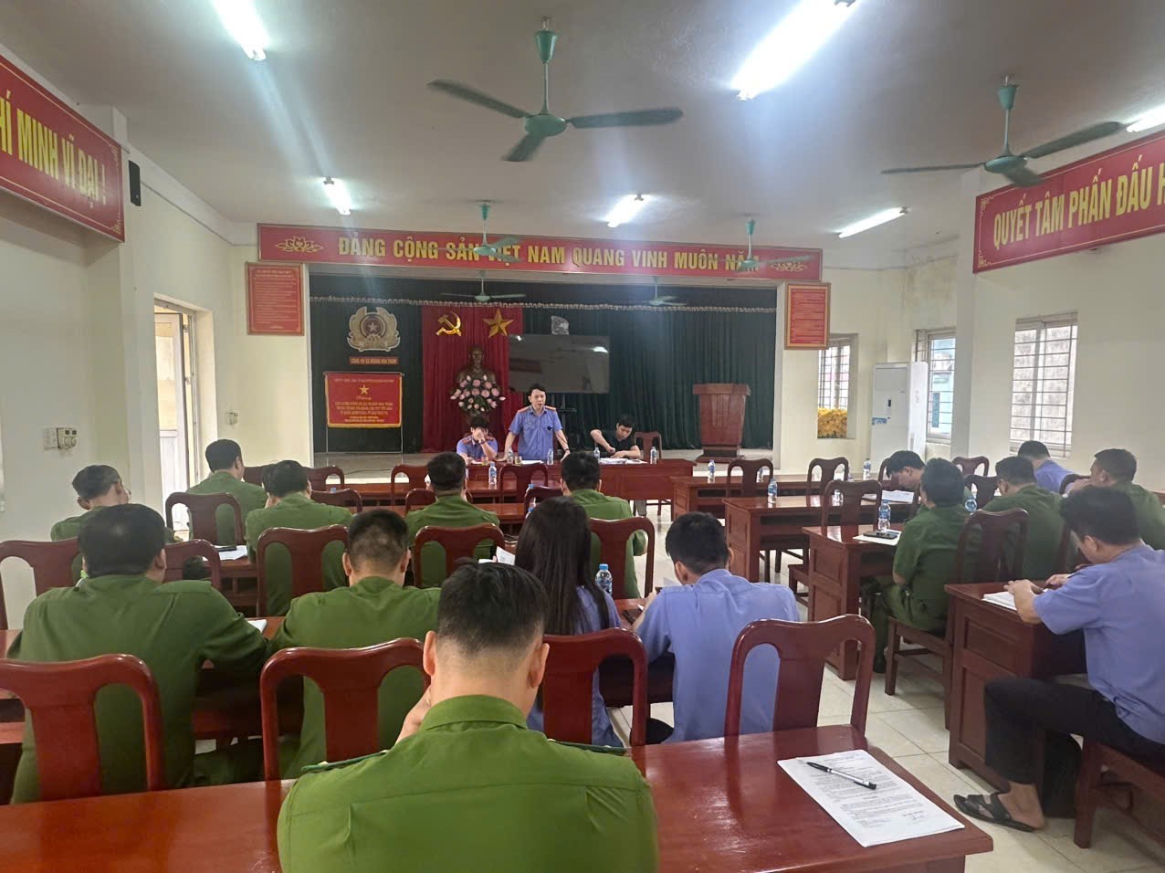 Hội nghị hướng dẫn công an cấp xã trong việc tiếp nhận, phân loại, giải quyết nguồn tin về tội phạm và điều tra các vụ án hình sự