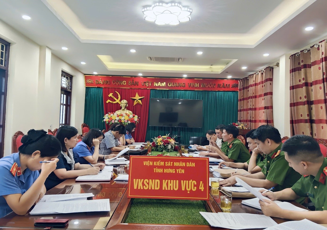 VIỆN KSND KHU VỰC 4 - HƯNG YÊN TỔ CHỨC HỌP 3 NGÀNH NÂNG CAO HIỆU QUẢ GIẢI QUYẾT CÁC VỤ ÁN HÌNH SỰ