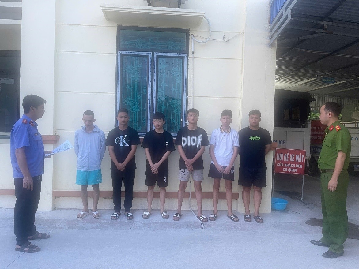 VIỆN KSND KHU VỰC 1 - HƯNG YÊN KIẾN NGHỊ PHÒNG NGỪA  VI PHẠM, TỘI PHẠM VỀ MA TÚY  ĐỐI VỚI THANH THIẾU HIÊN,  HỌC SINH TRÊN ĐỊA BÀN PHƯỜNG PHỐ HIẾN