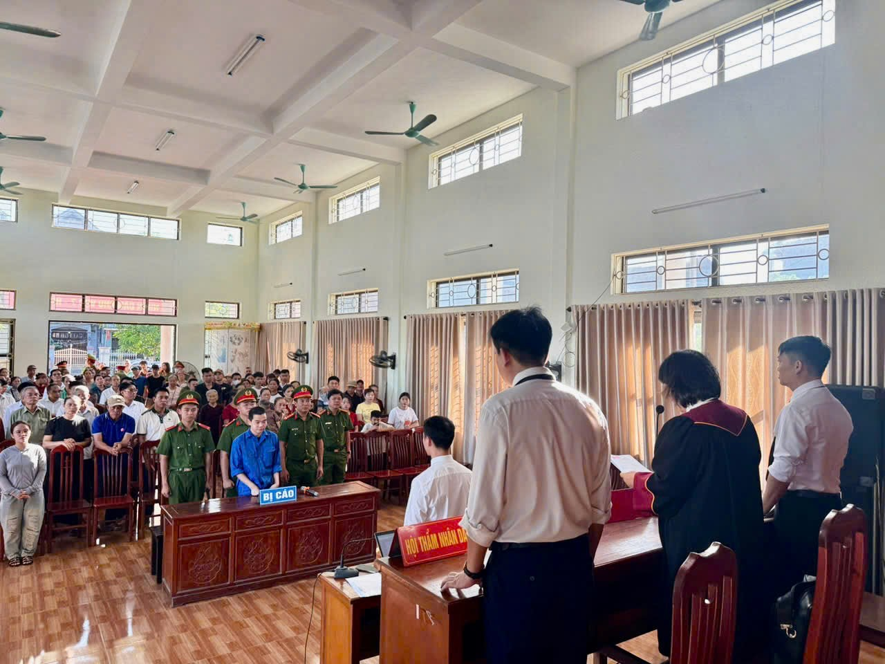 Viện kiểm sát nhân dân khu vực 7 – Hưng Yên phối hợp Tòa án nhân dân cùng cấp tổ chức phiên tòa lưu động xét xử các vụ án ma túy 