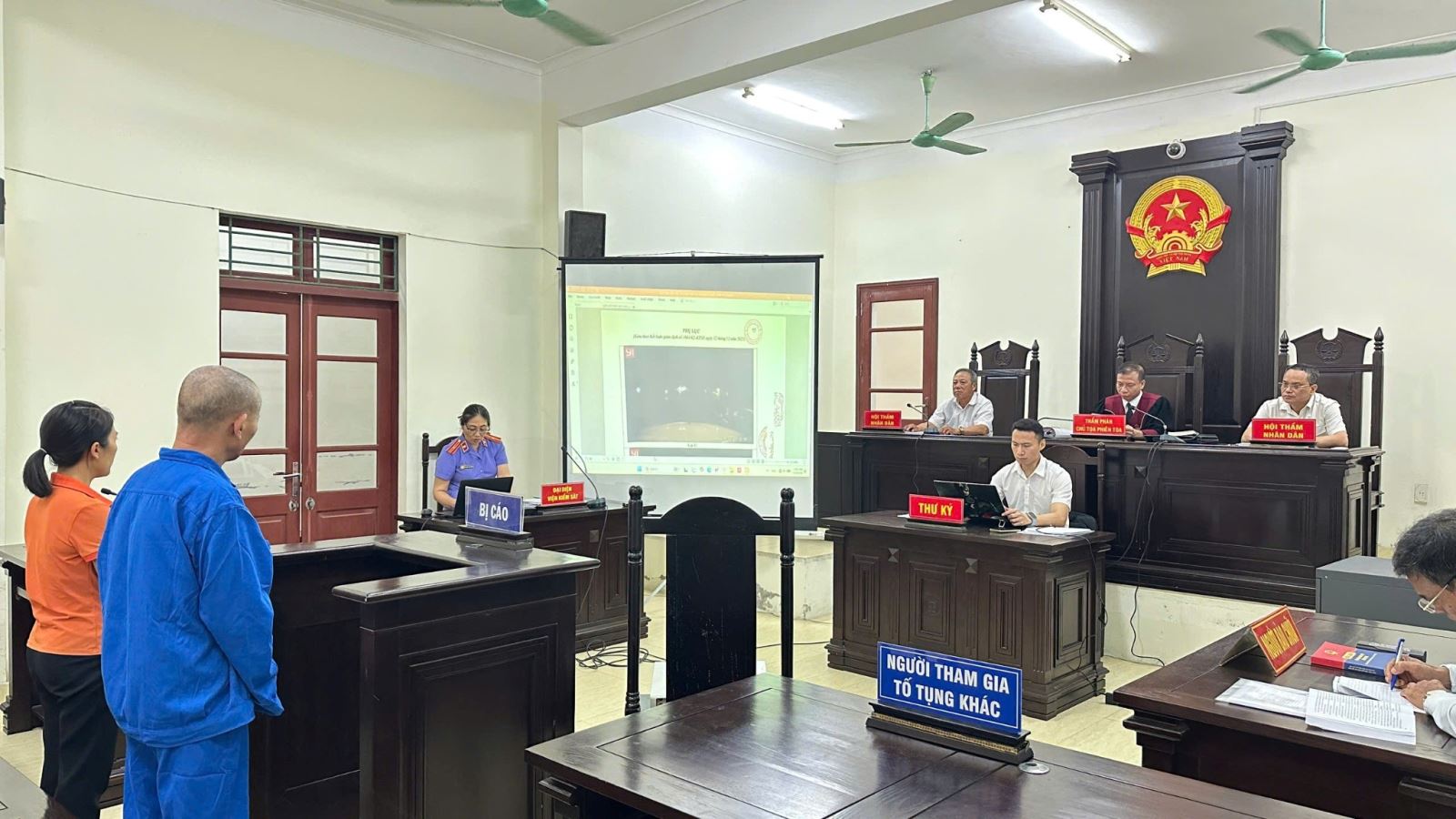 VKSND khu vực 7 – Hưng Yên phối hợp tổ chức phiên tòa rút kinh nghiệm đối với vụ án 