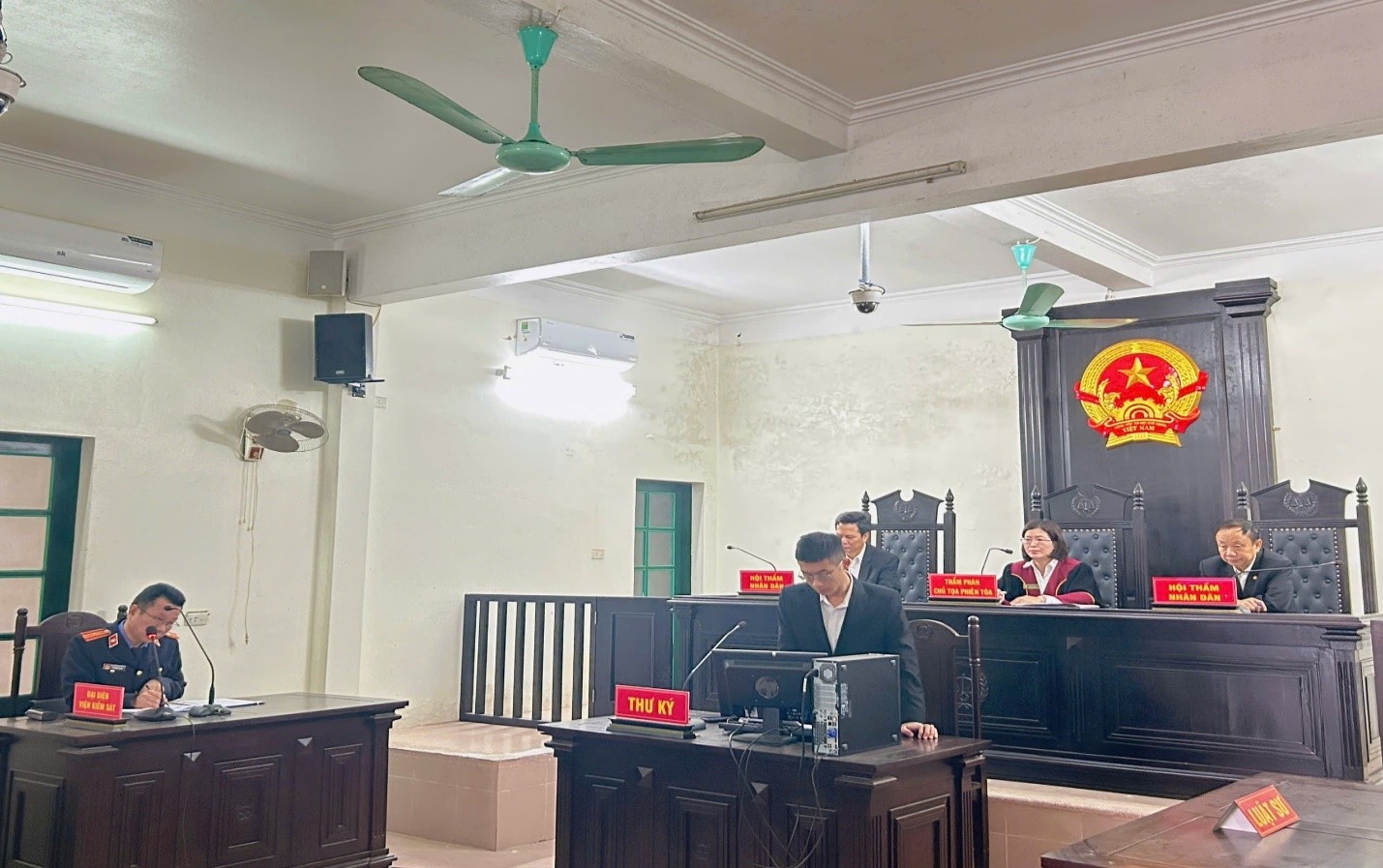 Viện kiểm sát nhân dân khu vực 6- Hưng Yên thực hiện quyền kháng nghị bảo vệ quyền và lợi ích hợp pháp của đương sự góp phần bảo đảm pháp luật được chấp hành nghiêm chỉnh, thống nhất