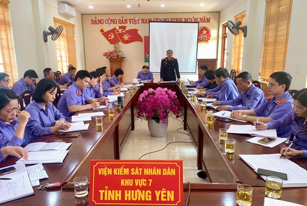 Chi bộ Viện kiểm sát nhân dân khu vực 7, tỉnh Hưng Yên tổ chức Hội nghị đánh giá, xếp loại chất lượng tập thể, cá nhân năm 2025