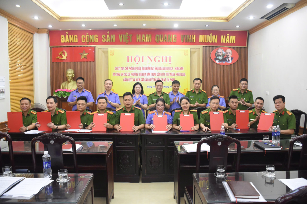 Viện kiểm sát nhân dân khu vực 5 - Hưng Yên Ký kết quy chế phối hợp  giải quyết nguồn tin về tội phạm với Công an các xã, phường