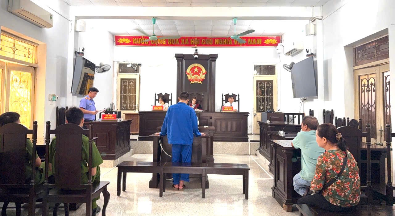 Lãnh đạo VKSND Khu vực 1 - Hưng Yên trực tiếp thực hành quyền công tố, kiểm sát xét xử vụ án hình sự