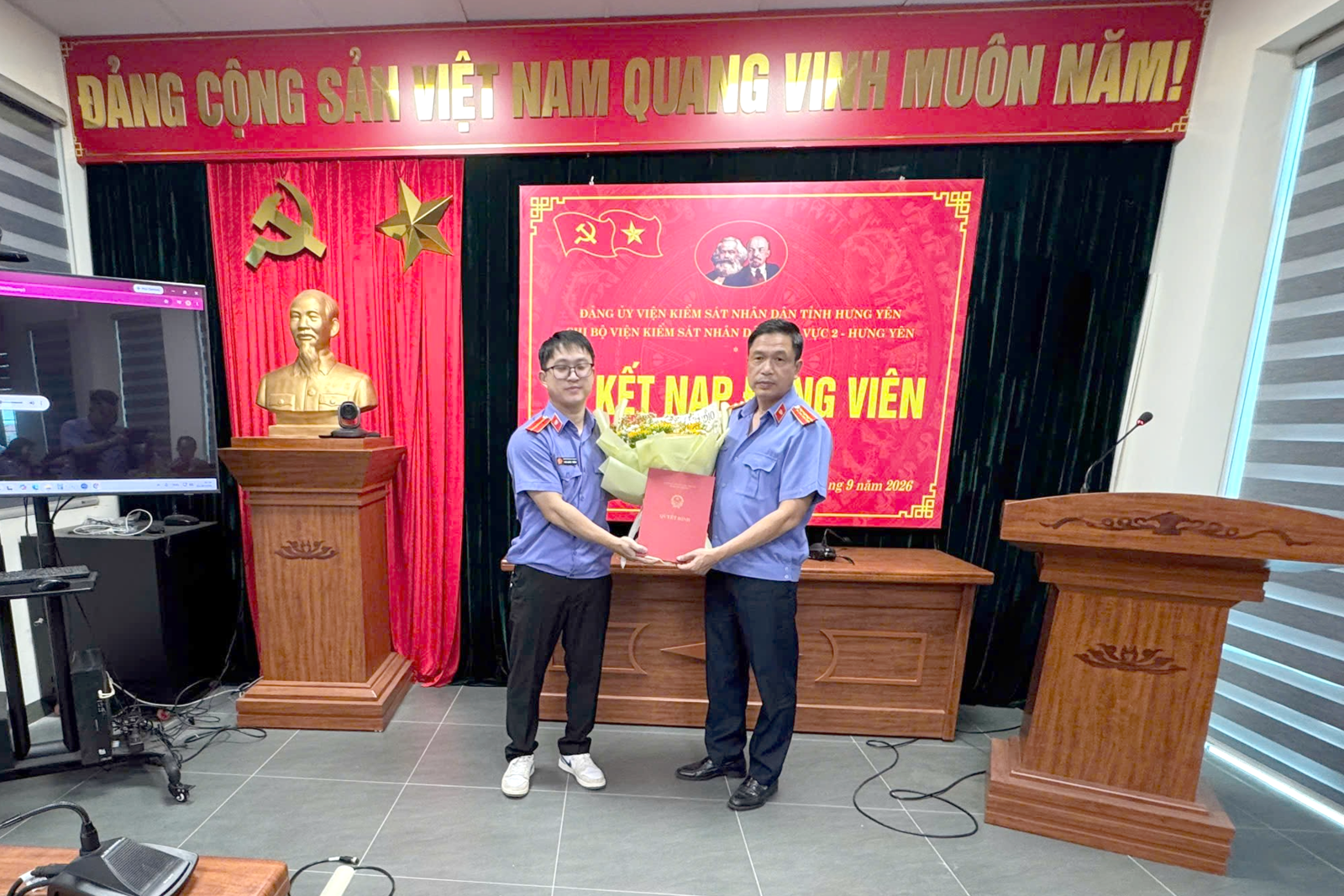 VIỆN KSND KHU VỰC 2 TỔ CHỨC LỄ KẾT NẠP ĐẢNG VIÊN MỚI