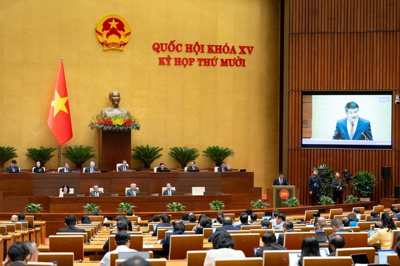 Viện trưởng Nguyễn Huy Tiến báo cáo kết quả thực hiện các nghị quyết của Quốc hội về giám sát chuyên đề và chất vấn