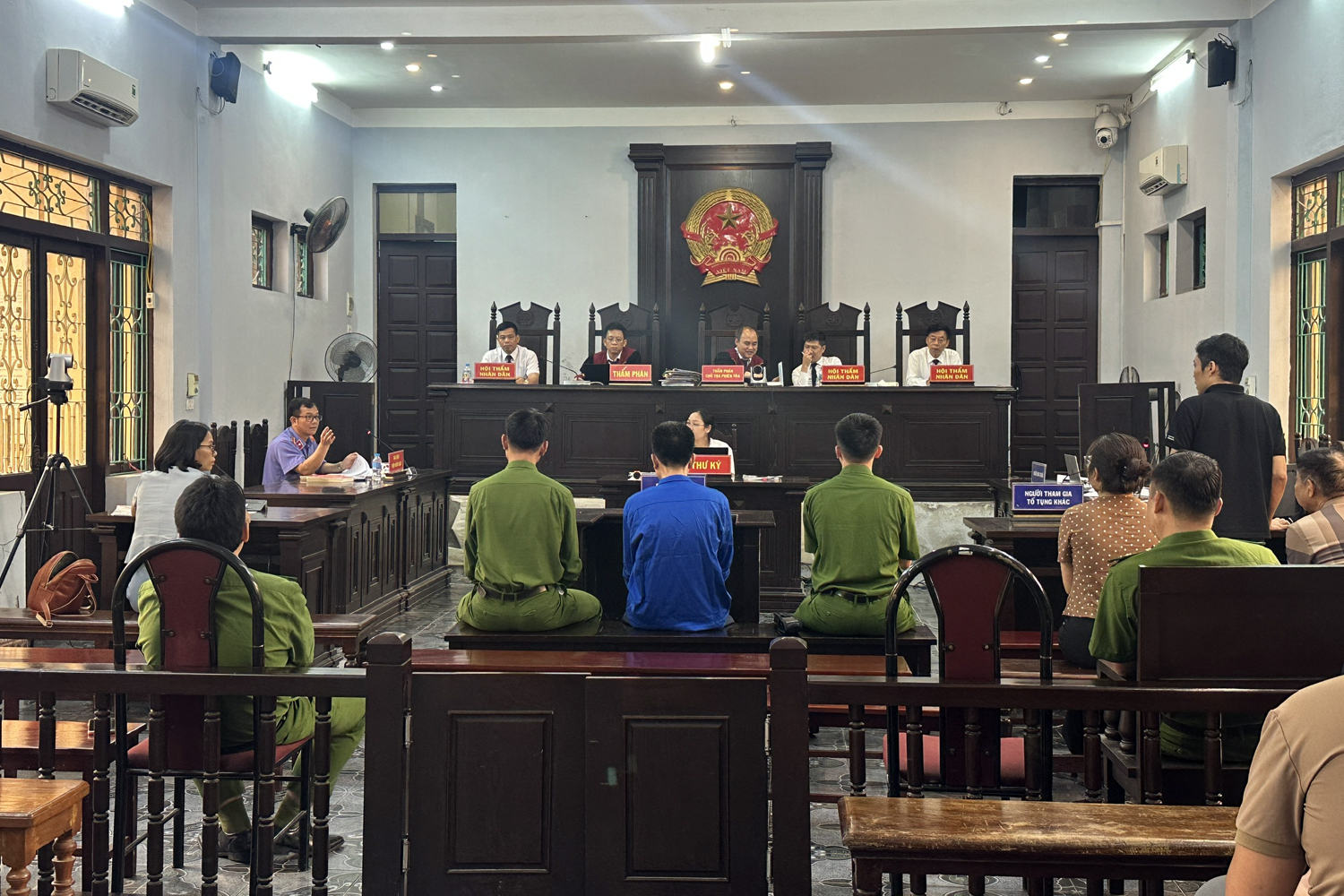 VKSND tỉnh Hưng Yên phối hợp với TAND tỉnh tổ chức phiên tòa trực tuyến rút kinh nghiệm