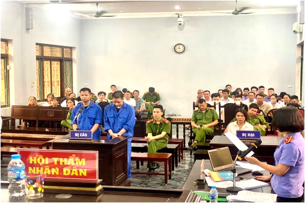 Đấm chết người vì mâu thuẫn nhỏ, 2 thanh niên lãnh án hơn 26 năm tù