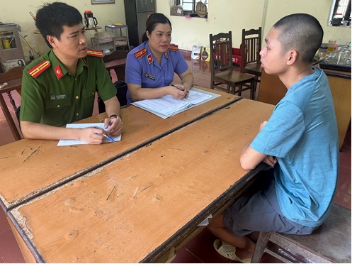 Phê chuẩn các quyết định khởi tố bị can và Lệnh tạm giam đối với 08 đối tượng phạm tội Cướp tài sản và Gây rối trật tự công cộng.
