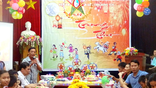 Viện kiểm sát nhân dân tỉnh Hưng Yên tổ chức vui Tết Trung thu 2016 cho các cháu thiếu nhi