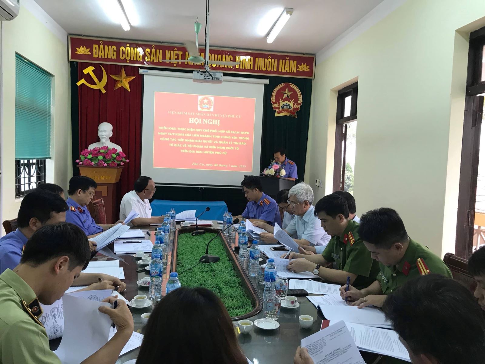 Viện KSND huyện Phù Cừ tổ chức Hội nghị triển khai thực hiện Quy chế phối hợp số 01/LN-QCPH ngày 16/11/2018 của Liên ngành cấp tỉnh về công tác tiếp nhận, giải quyết tố giác, tin báo về tội phạm và kiến nghị khởi tố