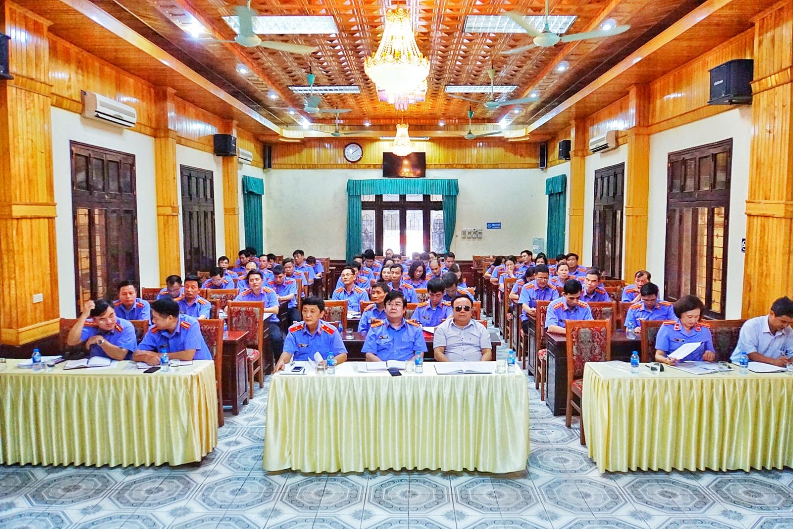 Hội nghị lấy phiếu tín nhiệm đề nghị bổ nhiệm lại chức vụ  Viện trưởng, Phó Viện trưởng Viện kiểm sát nhân dân tỉnh Hưng Yên